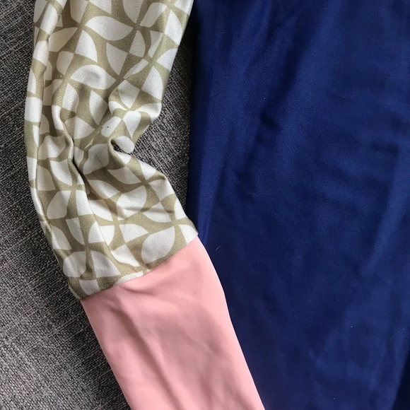 Seea Women's Rashguard - Picture 2 of 3